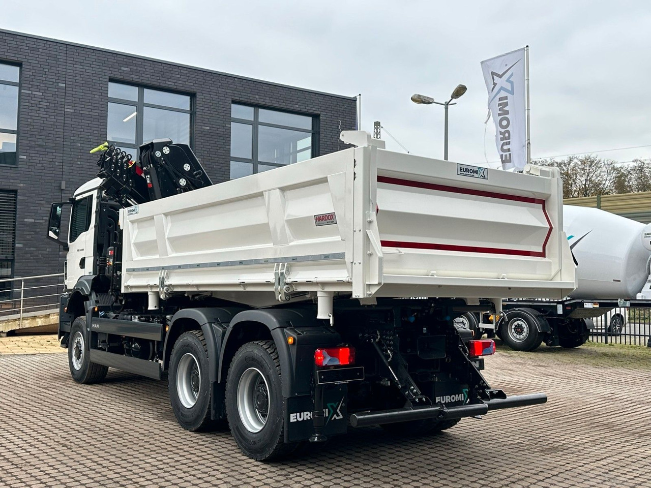 MAN TGS 33.440 6x6 /3-Seiten- Kipper / Kran HIAB 302 - Sklápěč, Auto s hydraulickou rukou: obrázek 4 MAN TGS 33.440 6x6 /3-Seiten- Kipper / Kran HIAB 302 - Sklápěč, Auto s hydraulickou rukou: obrázek 4