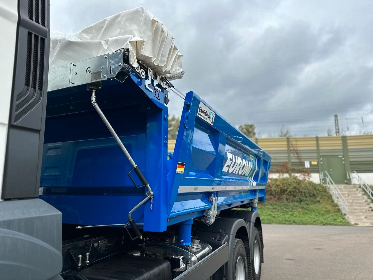 Sklápěč MAN TGS 33.440 6x6 /Euro6 3-Seiten-Kipper EuromixMTP: obrázek 17