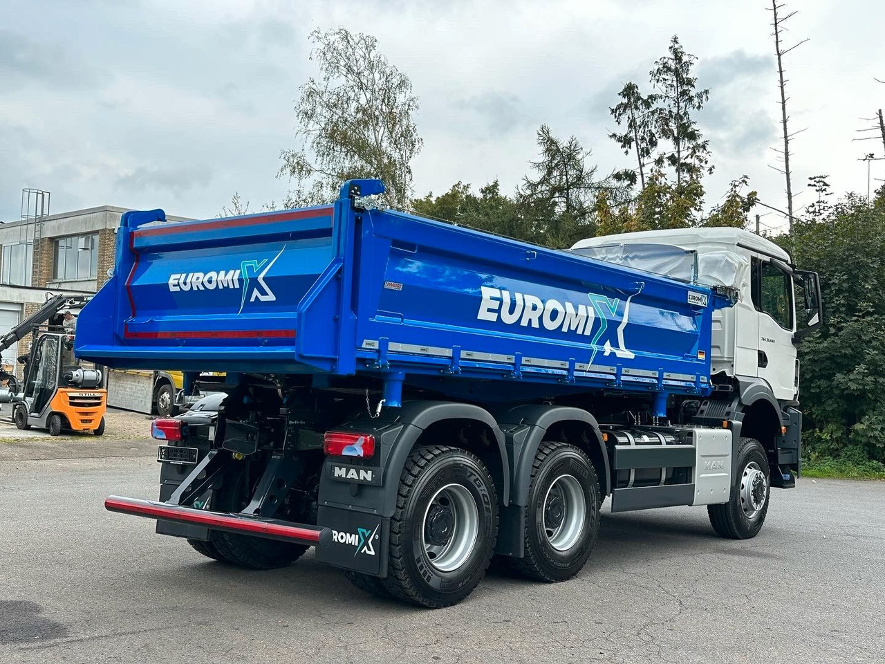 MAN TGS 33.440 6x6 /Euro6 3-Seiten-Kipper EuromixMTP - Sklápěč: obrázek 4 MAN TGS 33.440 6x6 /Euro6 3-Seiten-Kipper EuromixMTP - Sklápěč: obrázek 4
