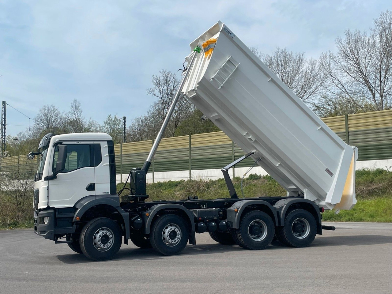 Sklápěč MAN TGS 41.400 8x4 /  EUROMIX MTP 20m³/ EURO2 Kipper: obrázek 11