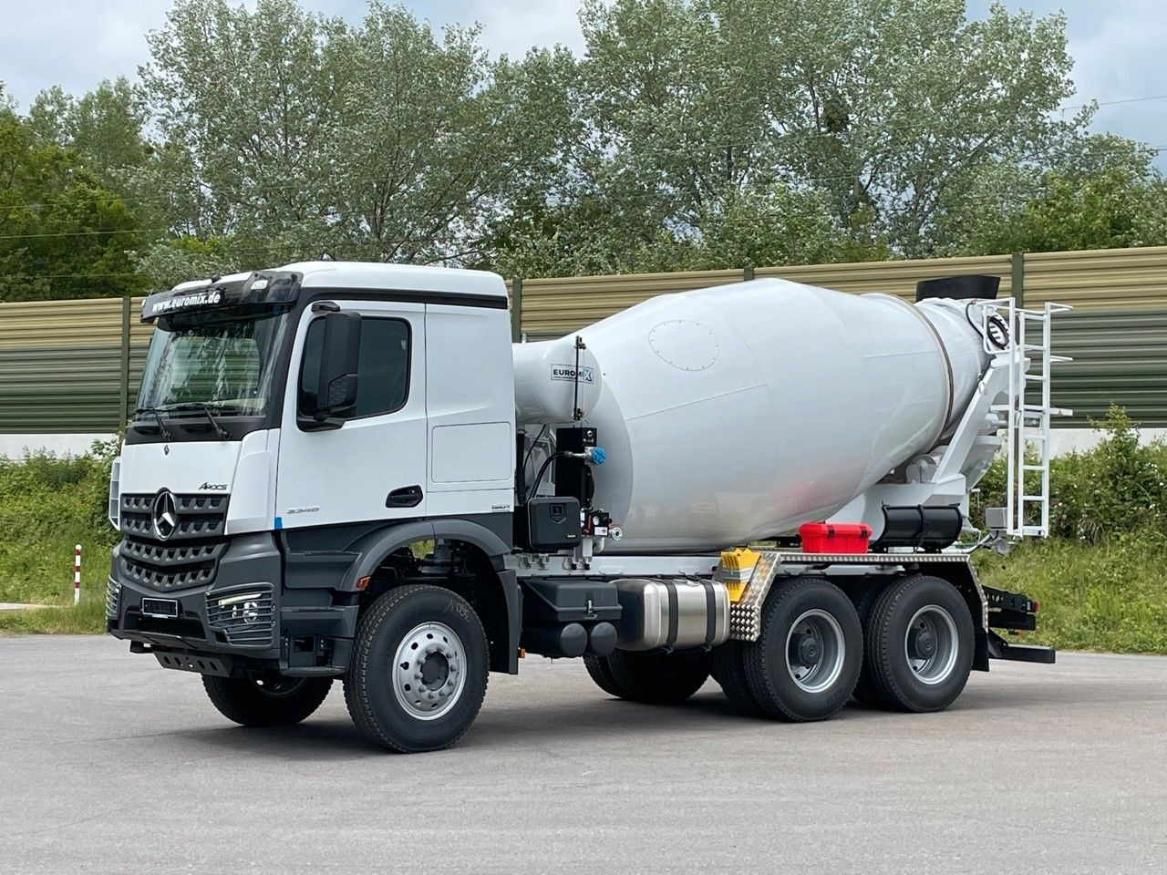 Mercedes-Benz 3348 6X4 Arcos 5 EuromixMTP EM 9 R - Autodomíchávač: obrázek 1 Mercedes-Benz 3348 6X4 Arcos 5 EuromixMTP EM 9 R - Autodomíchávač: obrázek 1
