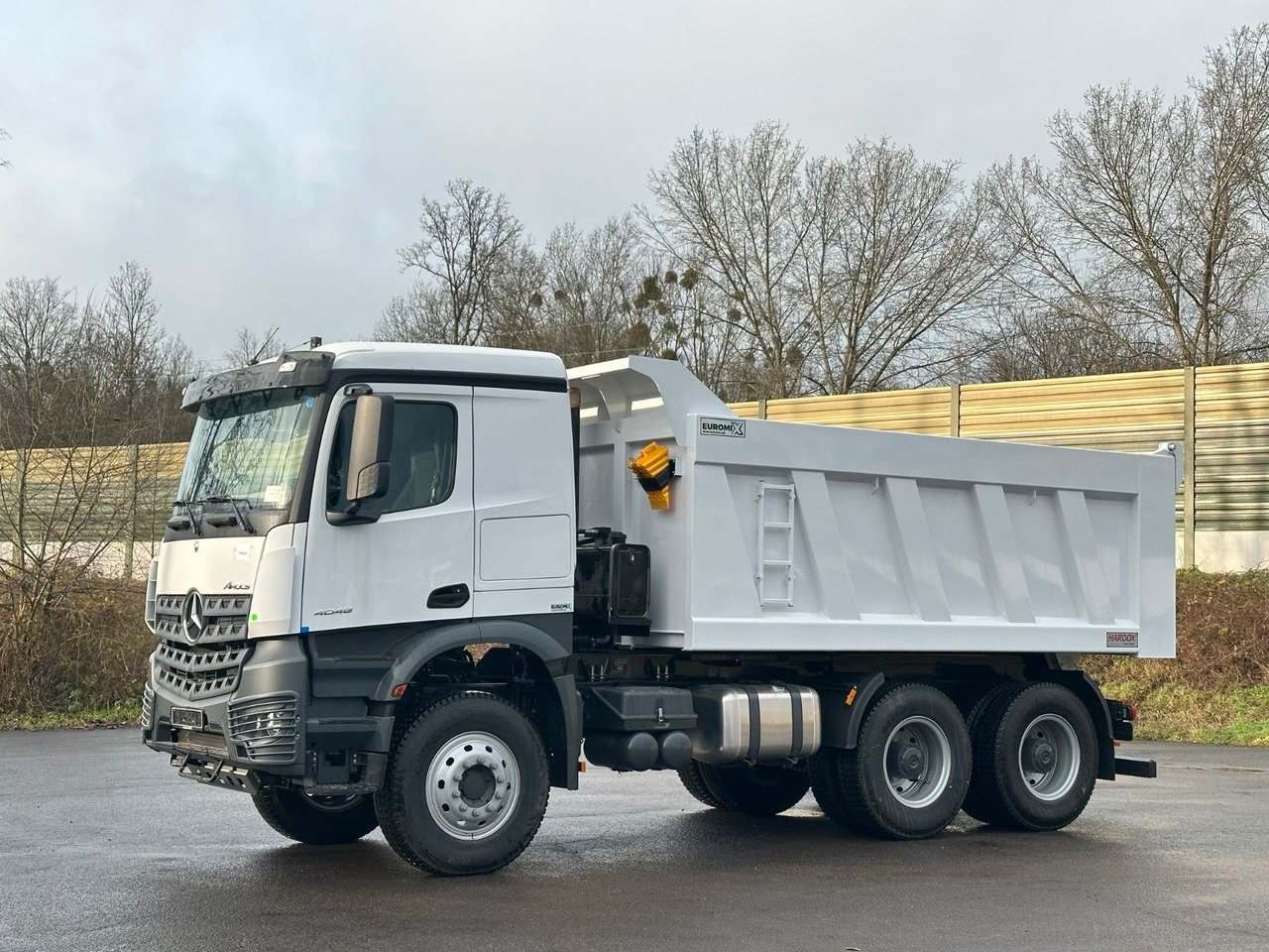 Mercedes-Benz 4048 6X4 Arcos 5 EuromixMTP Dumper Kipper - Sklápěč: obrázek 4 Mercedes-Benz 4048 6X4 Arcos 5 EuromixMTP Dumper Kipper - Sklápěč: obrázek 4