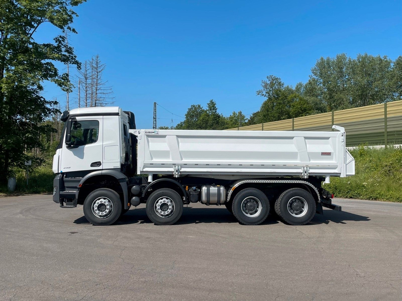 Mercedes-Benz 4145 8X4 Euromix EMT 3-Seiten-Kipper - Sklápěč: obrázek 3 Mercedes-Benz 4145 8X4 Euromix EMT 3-Seiten-Kipper - Sklápěč: obrázek 3