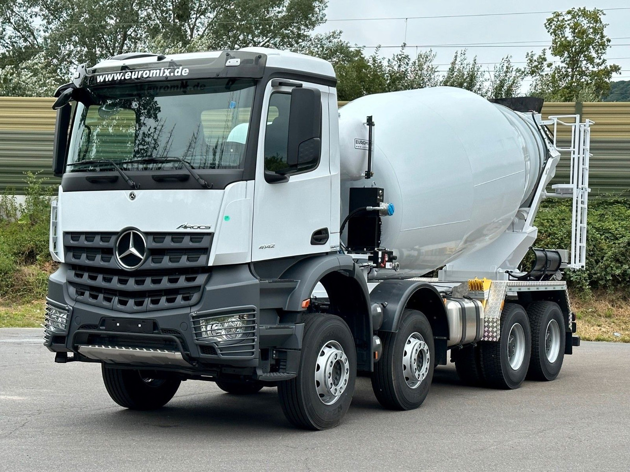 Mercedes-Benz AROCS 5 4142 B 8X4 Euro 3 EuromixMTP EM 10 Mercedes-Benz AROCS 5 4142 B 8X4 Euro 3 EuromixMTP EM 10 - Autodomíchávač: obrázek 2 Mercedes-Benz AROCS 5 4142 B 8X4 Euro 3 EuromixMTP EM 10 Mercedes-Benz AROCS 5 4142 B 8X4 Euro 3 EuromixMTP EM 10 - Autodomíchávač: obrázek 2