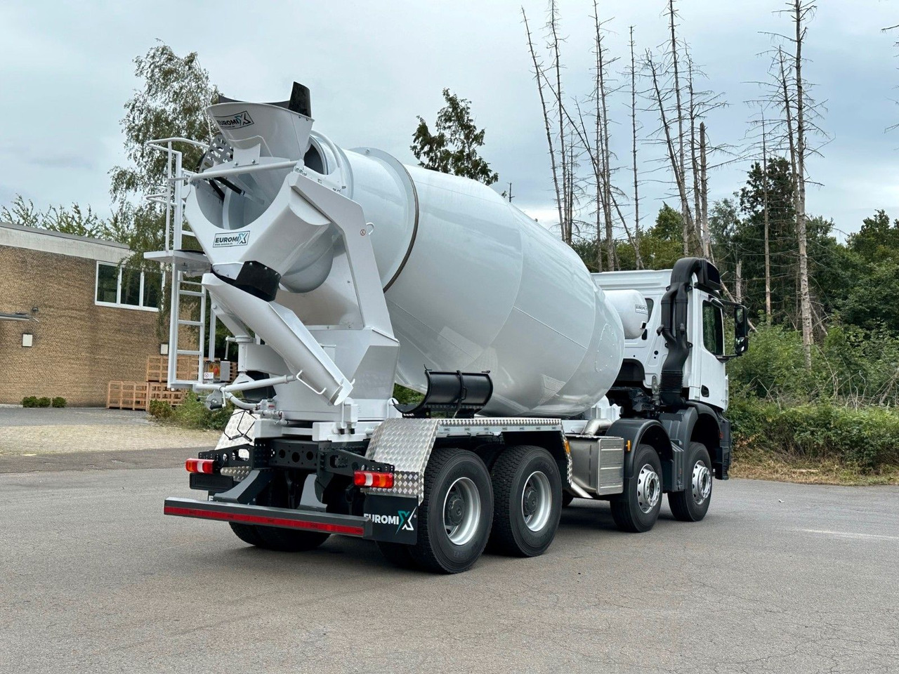Autodomíchávač Mercedes-Benz AROCS 5  4142 B 8X4 Euro 3 EuromixMTP EM 10: obrázek 8