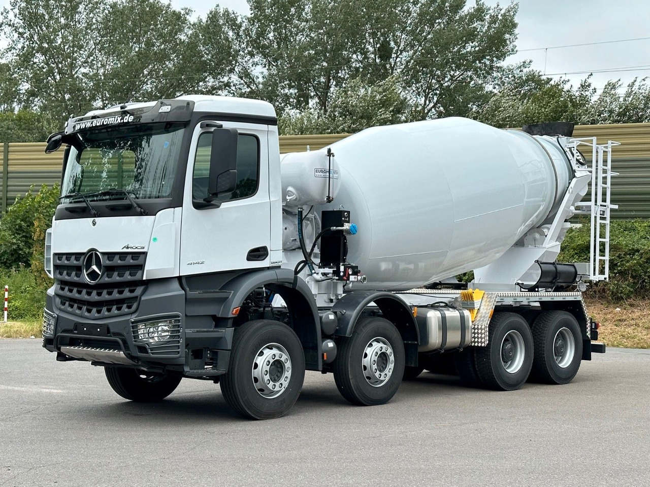 Mercedes-Benz AROCS 5 4142 B 8X4 Euro 3 EuromixMTP EM 10 - Autodomíchávač: obrázek 2 Mercedes-Benz AROCS 5 4142 B 8X4 Euro 3 EuromixMTP EM 10 - Autodomíchávač: obrázek 2