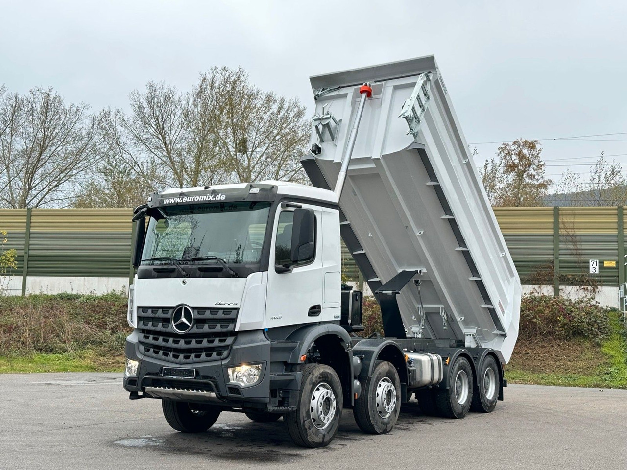 Sklápěč Mercedes-Benz AROCS 5  4145 8X4  E6e  EuromixMTP 18m³ Kipper: obrázek 10