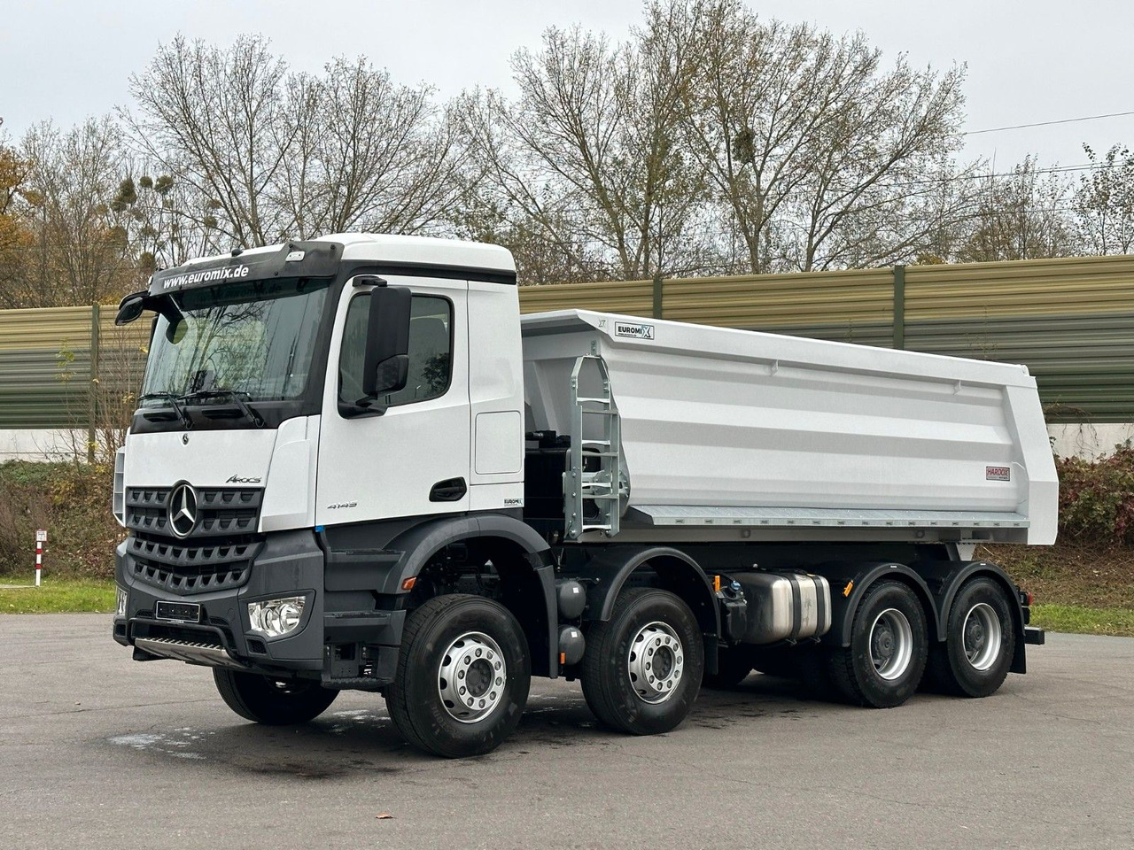 Mercedes-Benz AROCS 5 4145 8X4 E6e EuromixMTP 18m³ Kipper - Sklápěč: obrázek 2 Mercedes-Benz AROCS 5 4145 8X4 E6e EuromixMTP 18m³ Kipper - Sklápěč: obrázek 2