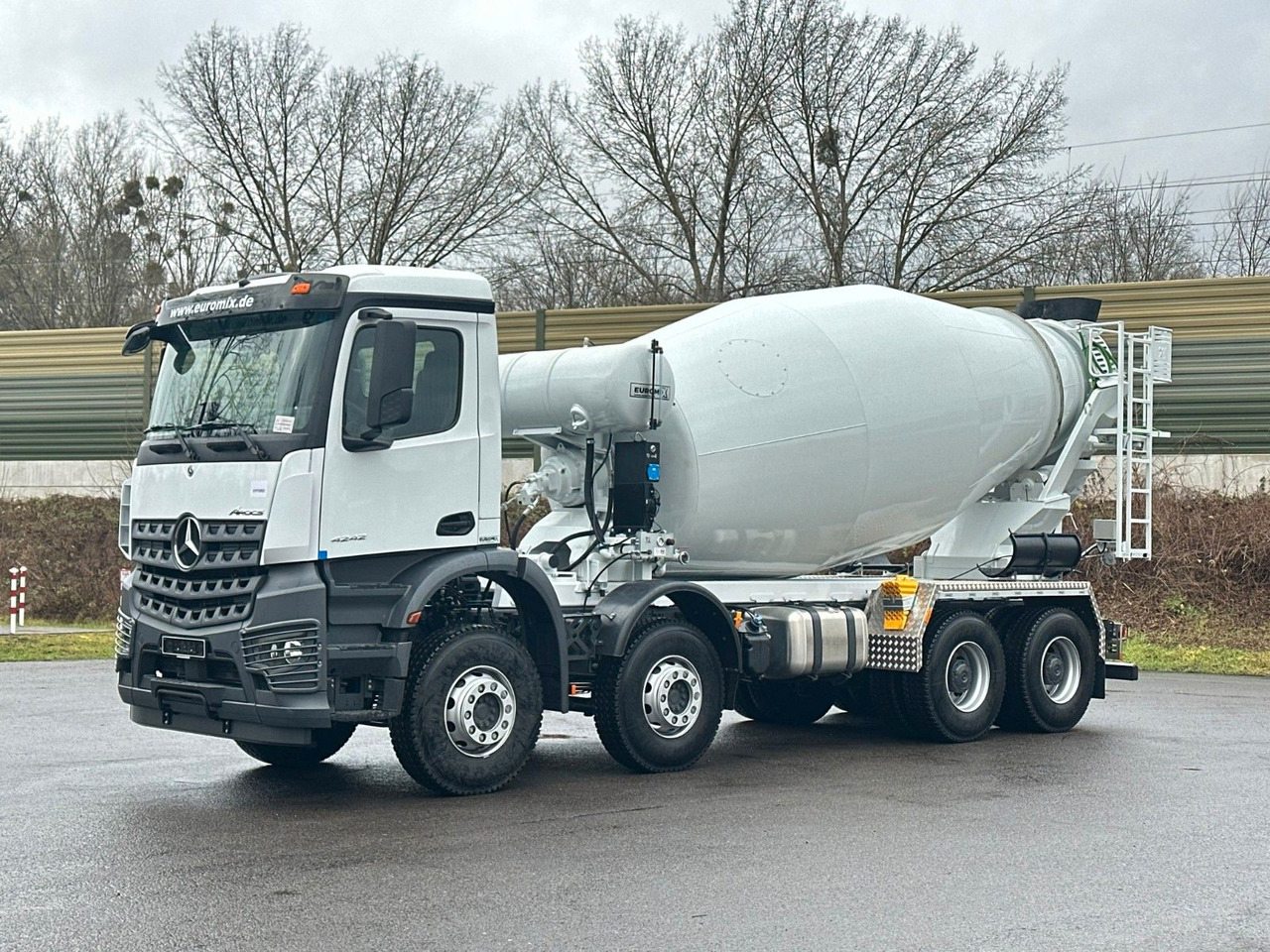 Mercedes-Benz AROCS 5 4242 8x4 Euro5 EuromixMTP EM 12m R - Autodomíchávač: obrázek 3 Mercedes-Benz AROCS 5 4242 8x4 Euro5 EuromixMTP EM 12m R - Autodomíchávač: obrázek 3