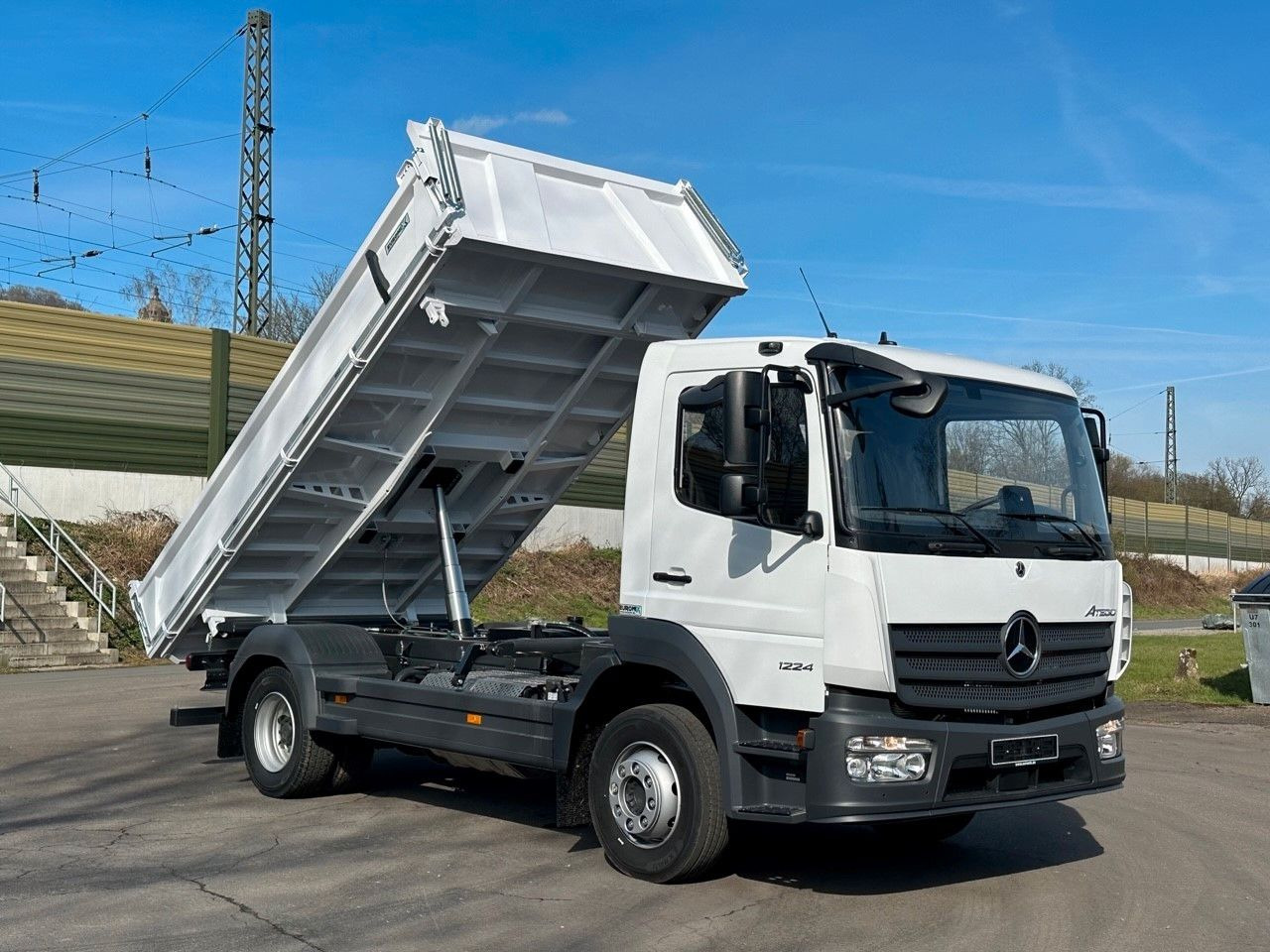 Mercedes-Benz Atego 1224 K EuromixMTP 3-Seiten-Kipper - Sklápěč: obrázek 1 Mercedes-Benz Atego 1224 K EuromixMTP 3-Seiten-Kipper - Sklápěč: obrázek 1