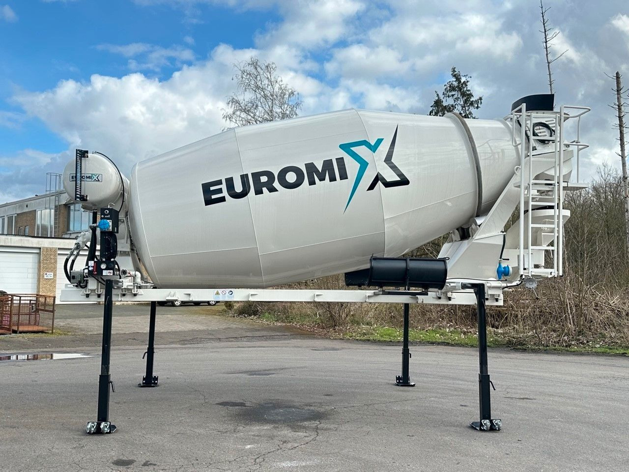 Mercedes-Benz EuromixMTP Fahrmischer Aufbauten Mercedes-Benz EuromixMTP Fahrmischer Aufbauten - Autodomíchávač: obrázek 4 Mercedes-Benz EuromixMTP Fahrmischer Aufbauten Mercedes-Benz EuromixMTP Fahrmischer Aufbauten - Autodomíchávač: obrázek 4