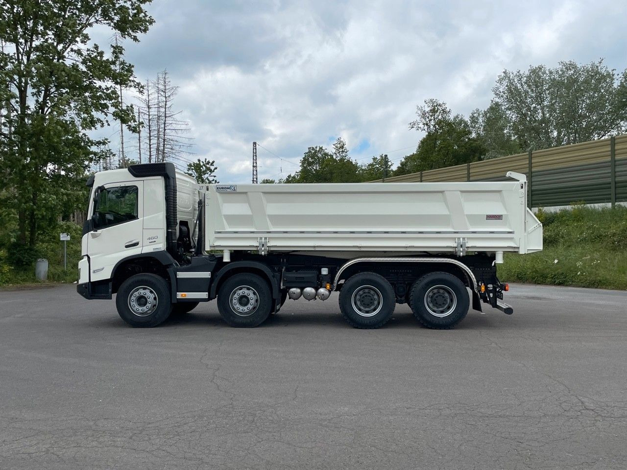 Volvo FMX 460 8x4 / WECHSELSYSTEM KIPPER+MISCHER Volvo FMX 460 8x4 / WECHSELSYSTEM KIPPER+MISCHER - Autodomíchávač: obrázek 3 Volvo FMX 460 8x4 / WECHSELSYSTEM KIPPER+MISCHER Volvo FMX 460 8x4 / WECHSELSYSTEM KIPPER+MISCHER - Autodomíchávač: obrázek 3