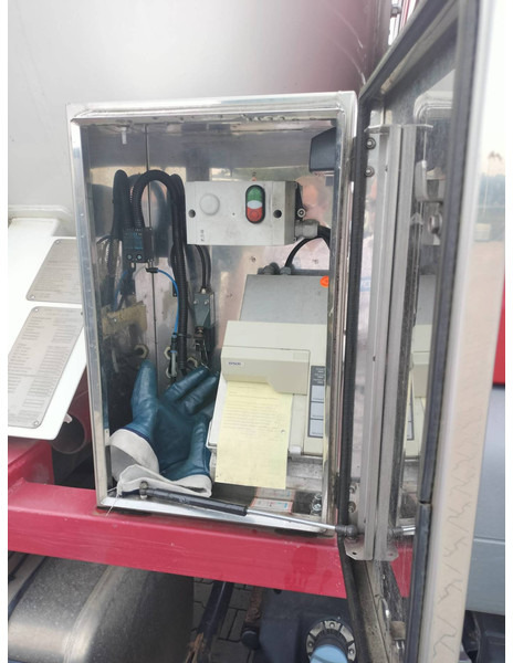 Cisternové vozidlo MAN TGS 26.400 6x2-4 LL 26900 Liter Gas tank truck ID 2.168 Rootselaar, flowmeter, pump: obrázek 10 Cisternové vozidlo MAN TGS 26.400 6x2-4 LL 26900 Liter Gas tank truck ID 2.168 Rootselaar, flowmeter, pump: obrázek 10