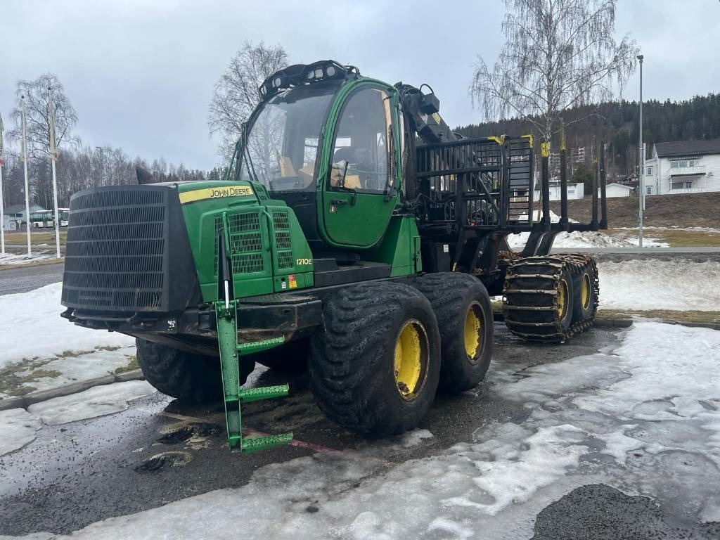 John Deere 1210 E - Vyvážecí souprava: obrázek 1 John Deere 1210 E - Vyvážecí souprava: obrázek 1