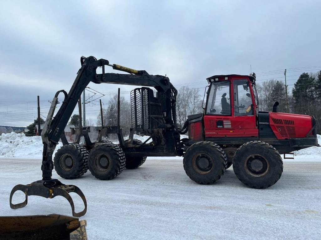Komatsu 895 - Vyvážecí souprava: obrázek 3 Komatsu 895 - Vyvážecí souprava: obrázek 3