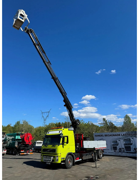 Volvo 6x2, Skylift-truck with Tipper & Bucket, 2009 - Nákladní auto, Auto s hydraulickou rukou: obrázek 1 Volvo 6x2, Skylift-truck with Tipper & Bucket, 2009 - Nákladní auto, Auto s hydraulickou rukou: obrázek 1