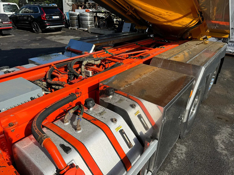 Volvo FMX 450 Combi Vacuum/Pressure 14m3 (1,5 + 12,5m3), 2017 - Čistič odpadových jam: obrázek 4 Volvo FMX 450 Combi Vacuum/Pressure 14m3 (1,5 + 12,5m3), 2017 - Čistič odpadových jam: obrázek 4