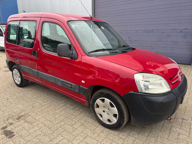 Citroën Berlingo **PETROL-ESSENCE-BENZINE** - Osobní auto: obrázek 3 Citroën Berlingo **PETROL-ESSENCE-BENZINE** - Osobní auto: obrázek 3