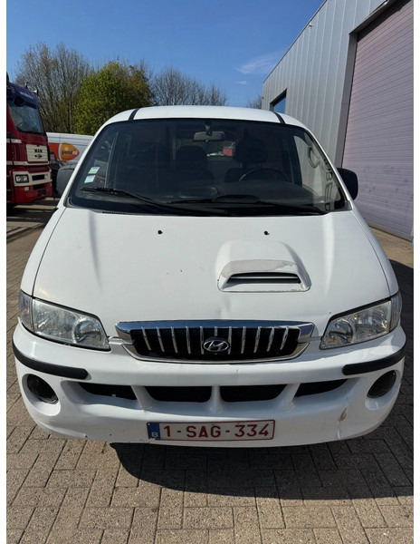 Hyundai H200 - Furgon: obrázek 2 Hyundai H200 - Furgon: obrázek 2