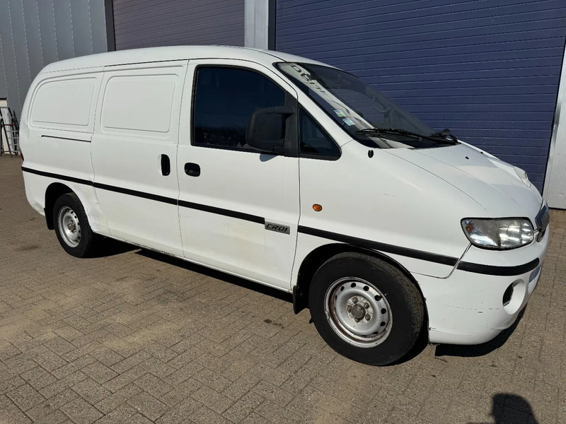 Hyundai H200 - Furgon: obrázek 3 Hyundai H200 - Furgon: obrázek 3