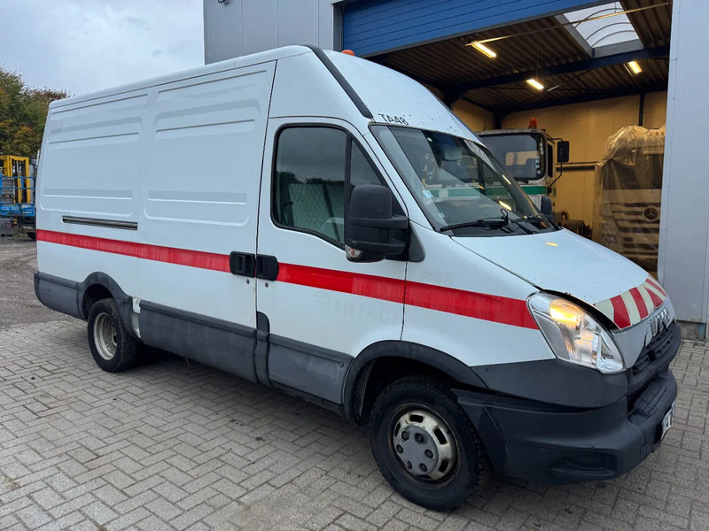 Iveco Daily **35C15-EURO 5-MOTOR 3.0** - Furgon: obrázek 1 Iveco Daily **35C15-EURO 5-MOTOR 3.0** - Furgon: obrázek 1