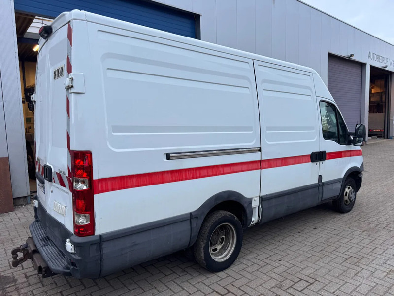 Iveco Daily **35C15-EURO 5-MOTOR 3.0** - Furgon: obrázek 5 Iveco Daily **35C15-EURO 5-MOTOR 3.0** - Furgon: obrázek 5