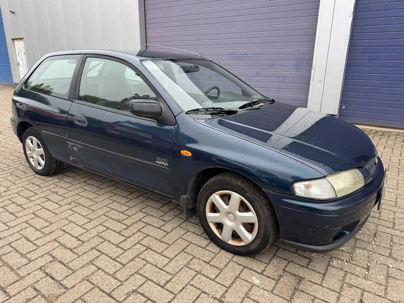 Mazda 323 **PETROL-ESSENCE-BELGIUM CAR** - Sedan: obrázek 3 Mazda 323 **PETROL-ESSENCE-BELGIUM CAR** - Sedan: obrázek 3