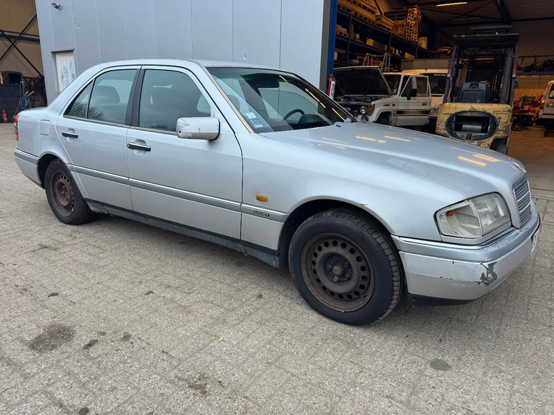 Mercedes-Benz C-Klasse **C250 DIESEL-AIRCO-VOITURE FRANCAIS-FRENCH CAR** - Sedan: obrázek 1 Mercedes-Benz C-Klasse **C250 DIESEL-AIRCO-VOITURE FRANCAIS-FRENCH CAR** - Sedan: obrázek 1