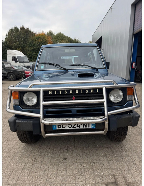 Mitsubishi Pajero **LONG CHASSIS-7SEATS-DIESEL** - Osobní auto: obrázek 2 Mitsubishi Pajero **LONG CHASSIS-7SEATS-DIESEL** - Osobní auto: obrázek 2