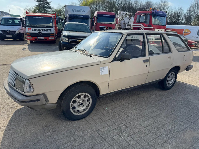 Renault 18 **ESSENCE-PETROL** - Osobní auto: obrázek 1 Renault 18 **ESSENCE-PETROL** - Osobní auto: obrázek 1