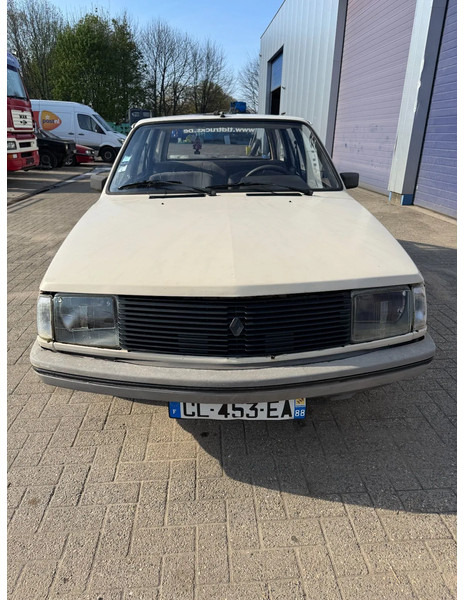 Renault 18 **ESSENCE-PETROL** - Osobní auto: obrázek 2 Renault 18 **ESSENCE-PETROL** - Osobní auto: obrázek 2