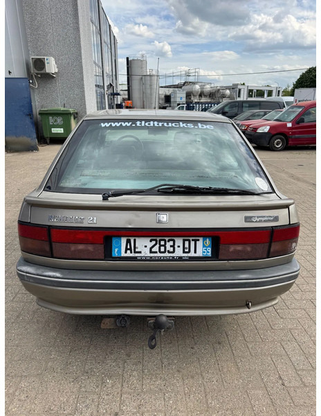 Renault 21 **PETROL-ESSENCE** - Sedan: obrázek 5 Renault 21 **PETROL-ESSENCE** - Sedan: obrázek 5