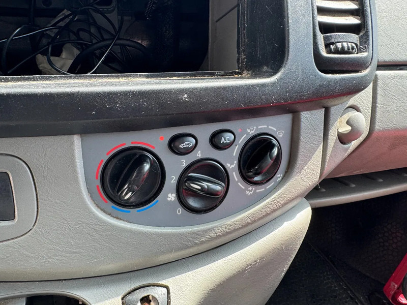 Malá dodávka Renault Trafic **DCI115-AC**: obrázek 13