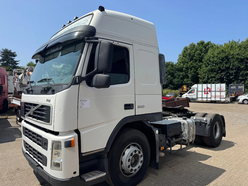 Volvo FM 300 **EURO 3-BELGIAN TRUCK-I SHIFT-PTO** - Tahač: obrázek 1 Volvo FM 300 **EURO 3-BELGIAN TRUCK-I SHIFT-PTO** - Tahač: obrázek 1