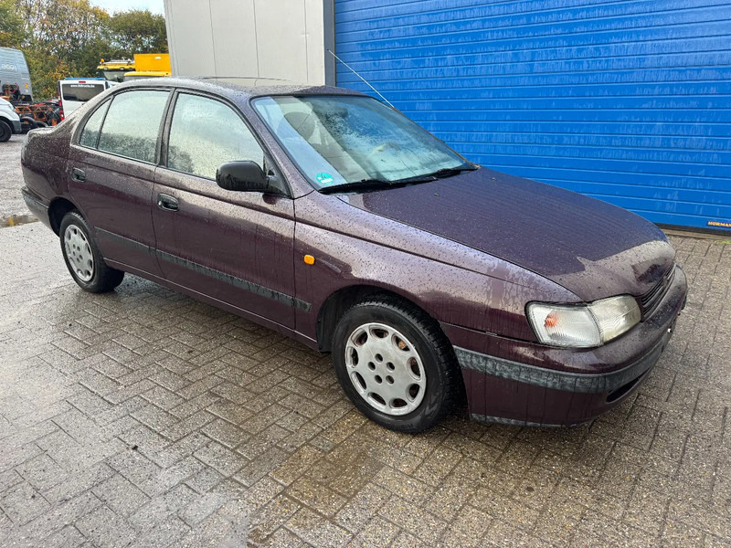 Toyota Carina E **2.0 PETROL-ESSENCE** - Sedan: obrázek 1 Toyota Carina E **2.0 PETROL-ESSENCE** - Sedan: obrázek 1