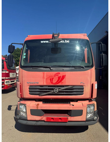 Volvo FL 240 **MANUAL GEARBOX-BELGIAN TRUCK** - Skříňový nákladní auto: obrázek 2 Volvo FL 240 **MANUAL GEARBOX-BELGIAN TRUCK** - Skříňový nákladní auto: obrázek 2