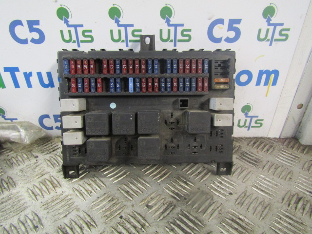 DAF CF 85 FUSEBOARD P/NO 1452112 - Elektrický systém pro Nákladní auto: obrázek 1 DAF CF 85 FUSEBOARD P/NO 1452112 - Elektrický systém pro Nákladní auto: obrázek 1