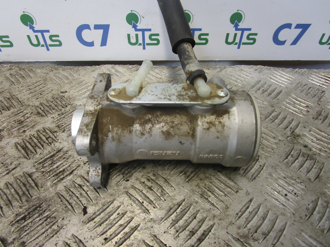 ISUZU NQR BRAKE MASTER CYLINDER - Brzdové díly pro Nákladní auto: obrázek 1 ISUZU NQR BRAKE MASTER CYLINDER - Brzdové díly pro Nákladní auto: obrázek 1