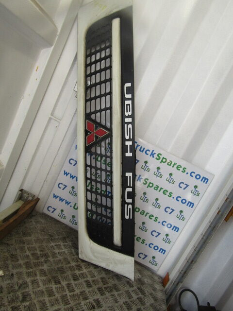 MITSUBISHI 3C11 / 3C13 FRONT GRILL - Kabina a interiér pro Nákladní auto: obrázek 1 MITSUBISHI 3C11 / 3C13 FRONT GRILL - Kabina a interiér pro Nákladní auto: obrázek 1