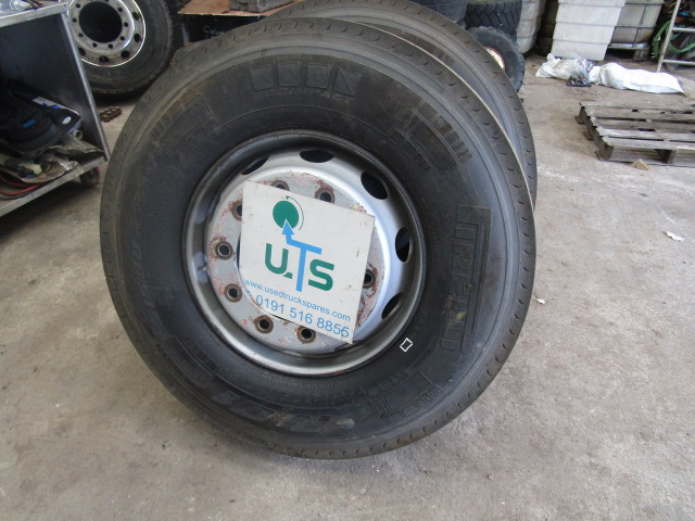PIRELLI 315/80/22.5 FRONT 2022 ALMOST NEW ONLY 1000KM COMPLETE ON RIMS - Pneumatiky pro Nákladní auto: obrázek 1 PIRELLI 315/80/22.5 FRONT 2022 ALMOST NEW ONLY 1000KM COMPLETE ON RIMS - Pneumatiky pro Nákladní auto: obrázek 1