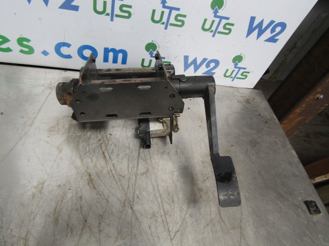 SCHMIDT SWINGO BRAKE PEDAL ASSEMBLY - Kabina a interiér pro Nákladní auto: obrázek 1 SCHMIDT SWINGO BRAKE PEDAL ASSEMBLY - Kabina a interiér pro Nákladní auto: obrázek 1
