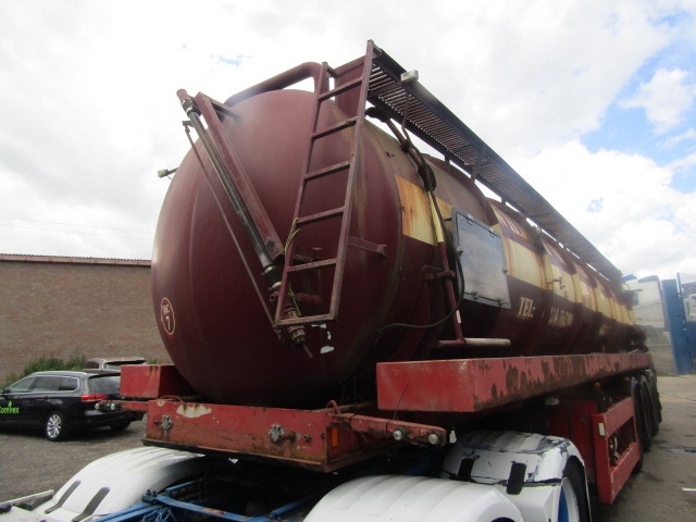 VACUUM TANKER TRAILER TRI AXLE 1996 STEEL TANK FITTED WITH 3CYL PERKINS DONKEY ENGINE - Cisternový návěs: obrázek 5 VACUUM TANKER TRAILER TRI AXLE 1996 STEEL TANK FITTED WITH 3CYL PERKINS DONKEY ENGINE - Cisternový návěs: obrázek 5