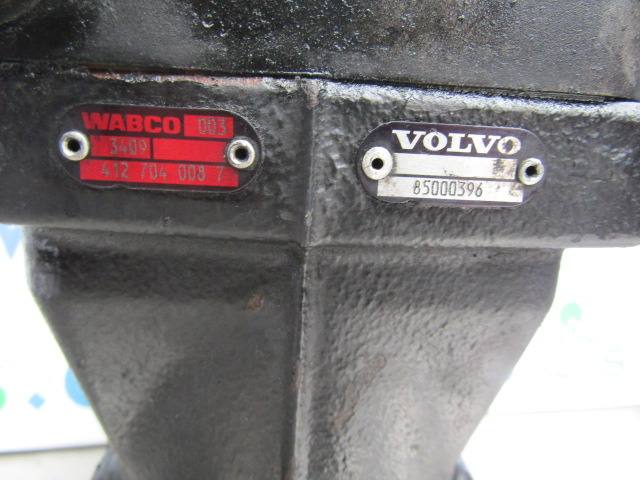 VOLVO FH D12D COMPRESSOR ‘WABCO’ P/NO’S 85000396/412 704 008 7 - Motor a díly pro Nákladní auto: obrázek 3 VOLVO FH D12D COMPRESSOR ‘WABCO’ P/NO’S 85000396/412 704 008 7 - Motor a díly pro Nákladní auto: obrázek 3