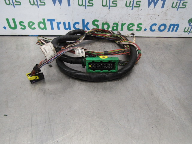 VOLVO FH13A ECU / FUSEBOARD HARNESS P/NO 20969699 / 02 - Řídicí blok pro Nákladní auto: obrázek 1 VOLVO FH13A ECU / FUSEBOARD HARNESS P/NO 20969699 / 02 - Řídicí blok pro Nákladní auto: obrázek 1