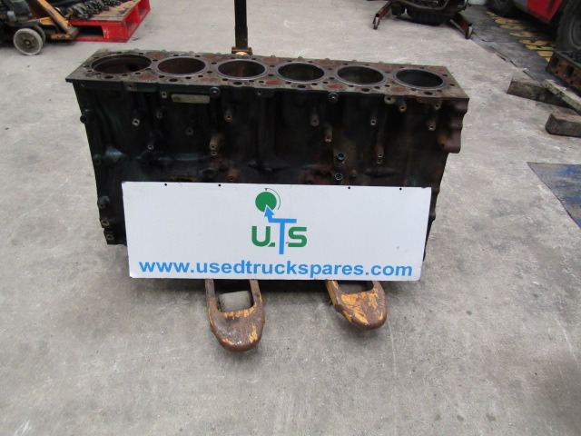 VOLVO FH13A ENGINE BLOCK ( NEEDS 1 LINER) - Motor a díly pro Nákladní auto: obrázek 4 VOLVO FH13A ENGINE BLOCK ( NEEDS 1 LINER) - Motor a díly pro Nákladní auto: obrázek 4