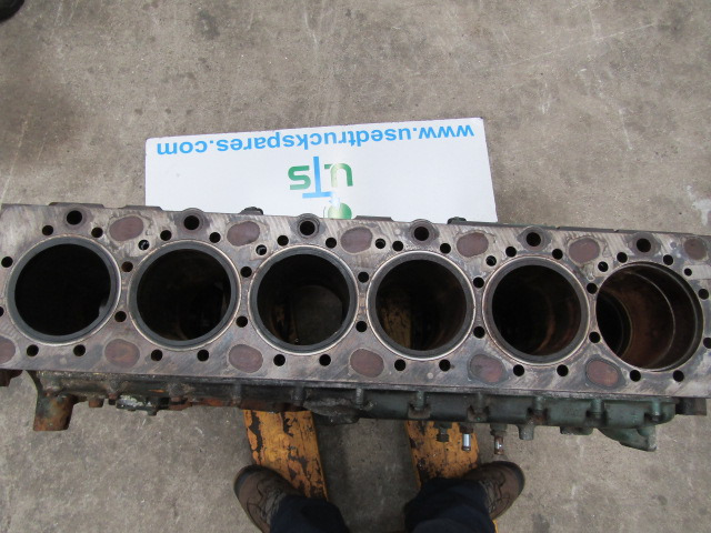 VOLVO FH13A ENGINE BLOCK ( NEEDS 1 LINER) - Motor a díly pro Nákladní auto: obrázek 1 VOLVO FH13A ENGINE BLOCK ( NEEDS 1 LINER) - Motor a díly pro Nákladní auto: obrázek 1