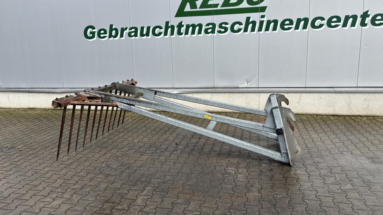 Fliegl SILOPRATZE 3000 MM - Technika na siláž: obrázek 1 Fliegl SILOPRATZE 3000 MM - Technika na siláž: obrázek 1