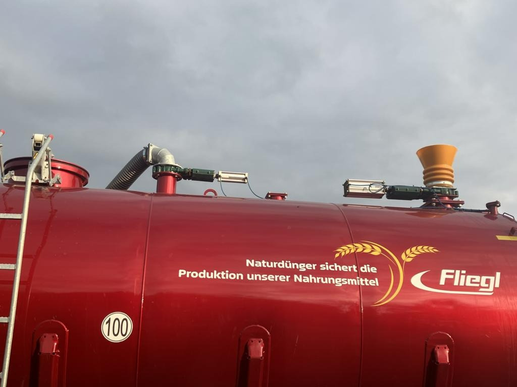 Fliegl STF 27500 TRUCK-LINE - Stroj pro hnojení: obrázek 3 Fliegl STF 27500 TRUCK-LINE - Stroj pro hnojení: obrázek 3