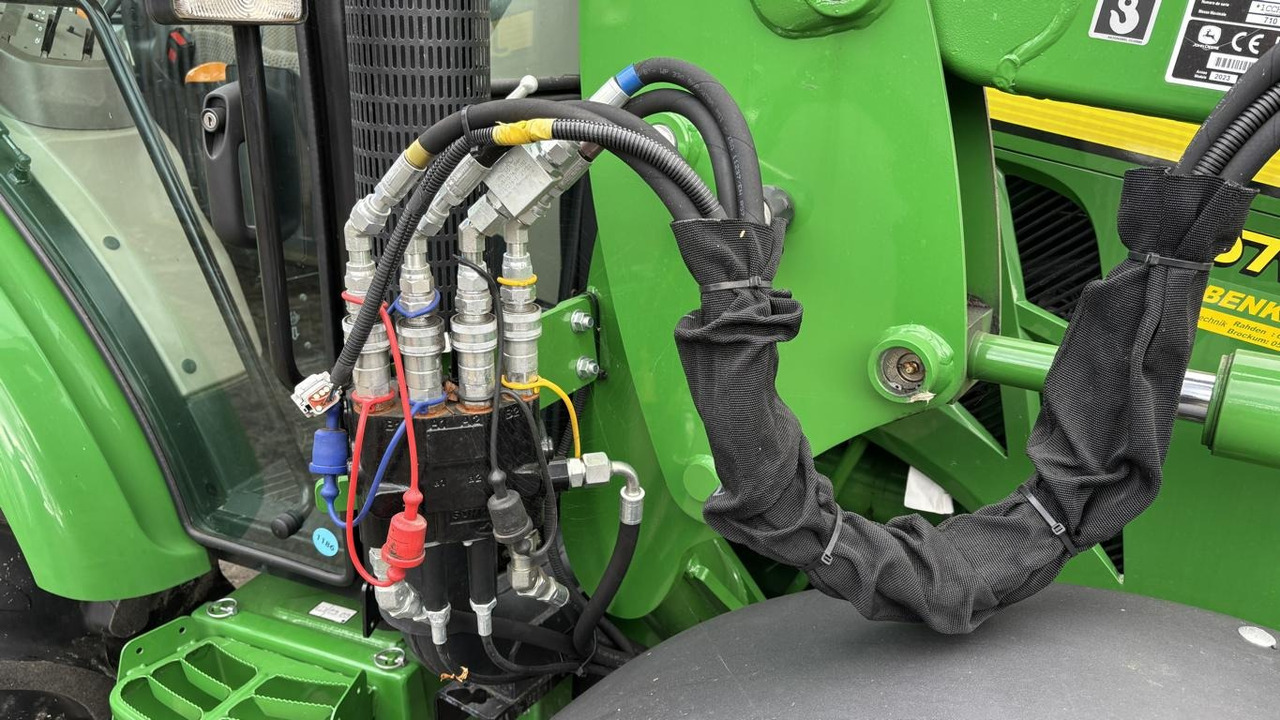 John Deere 5075E STUFE V - Traktor: obrázek 4 John Deere 5075E STUFE V - Traktor: obrázek 4
