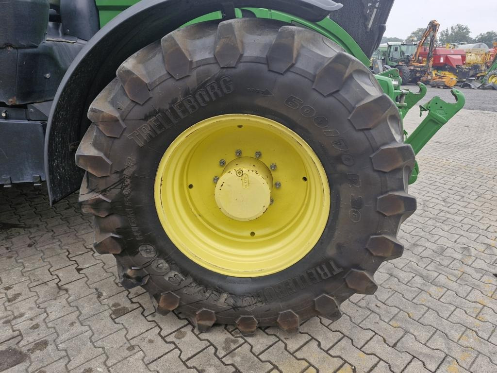 Traktor John Deere 6230R: obrázek 7